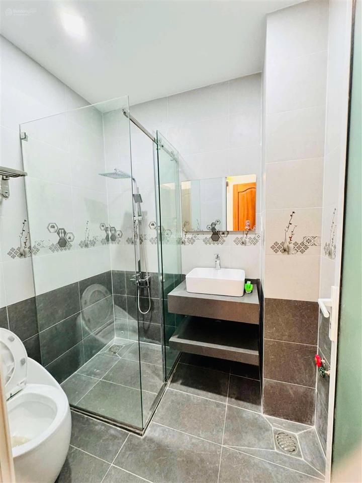 Bán nhà đường dương bá trạc, phường 1, 4 tầng 4 phòng. 6.49 tỷ. còn thương lượng chính chủ