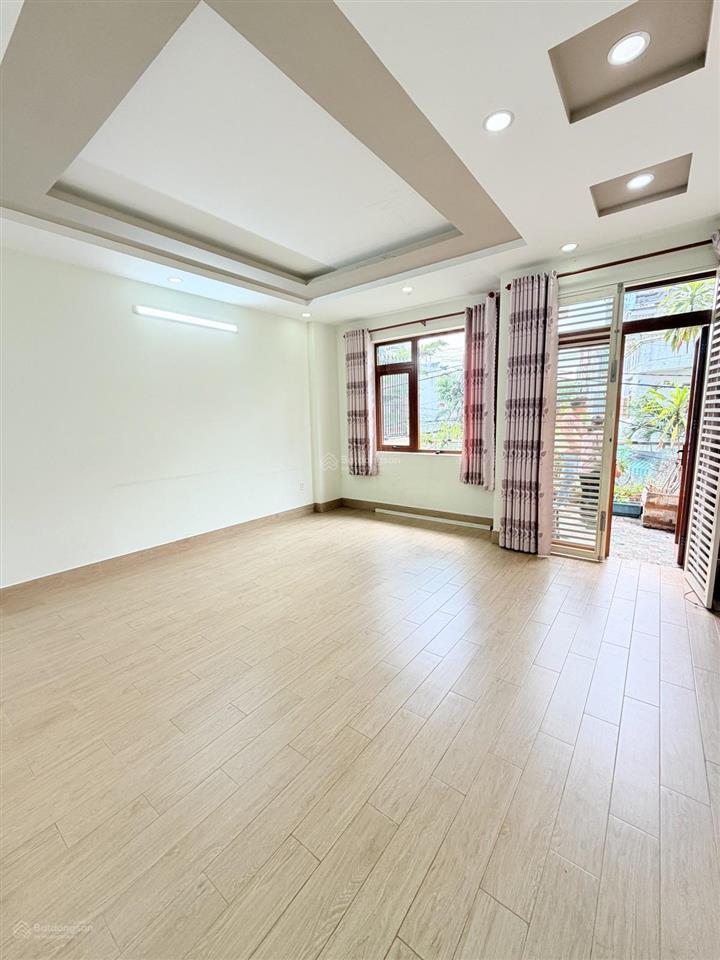 Bán nhà mặt tiền khu tên lửa. 3 tầng 4pn. hoàn công đủ. gần aeon bình tân. đang ngộp bank