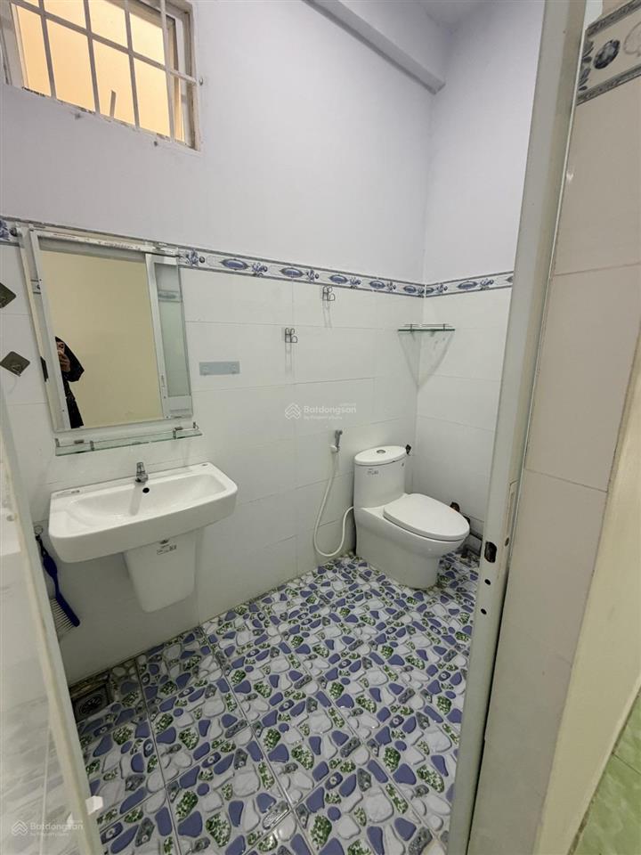 Giá tốt  cc 242 phan văn khoẻ  56m (4x14m)  2pn  đã có sổ  thang máy  2.29t