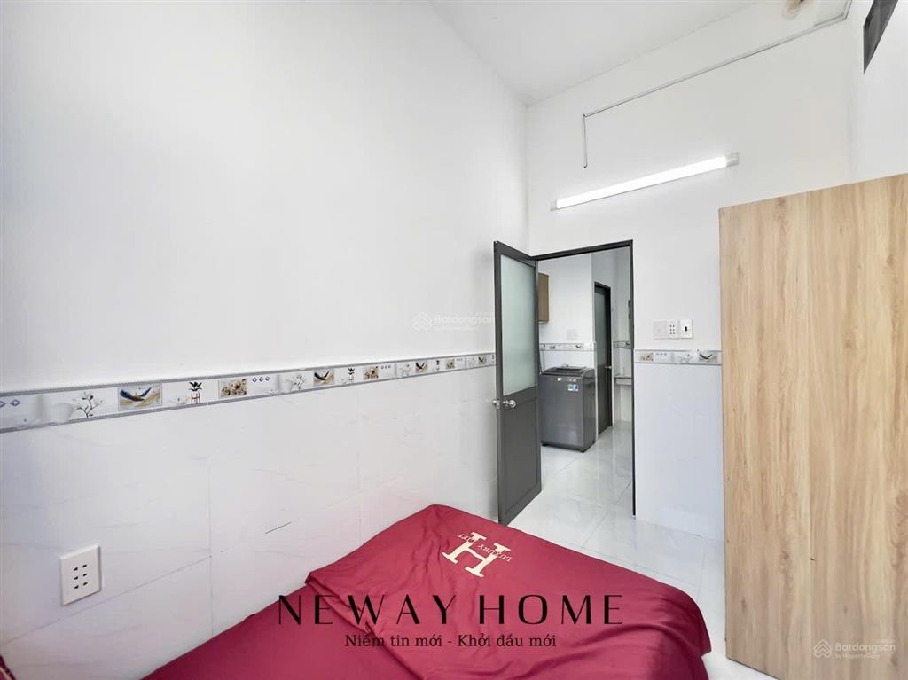Cho thuê căn hộ 2pn máy giặt riêng, full nội thất thang máy sát cầu nguyễn văn cừ, sát trung tâm