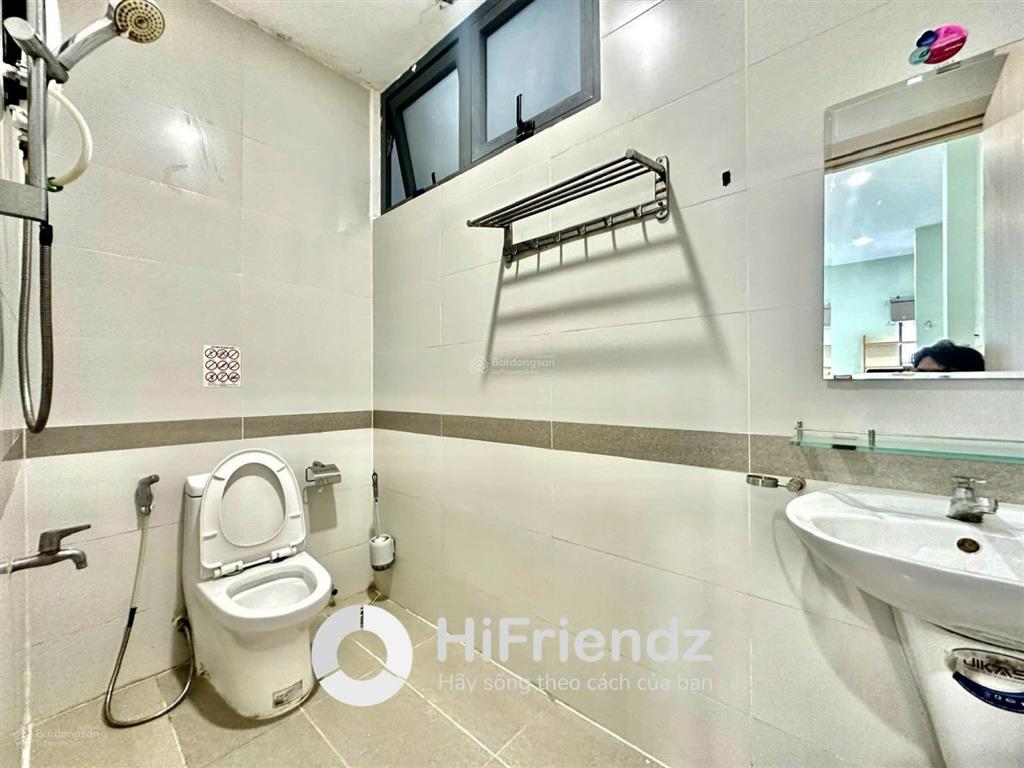 Cho thuê căn hộ studio cửa sổ lớn 30m2  full nội thất  đối diện nhà hát hoà bình