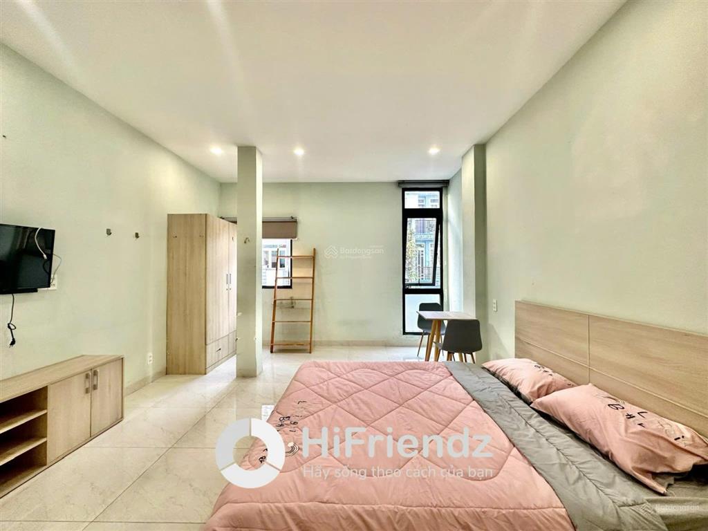 Cho thuê căn hộ studio cửa sổ lớn 30m2  full nội thất  đối diện nhà hát hoà bình