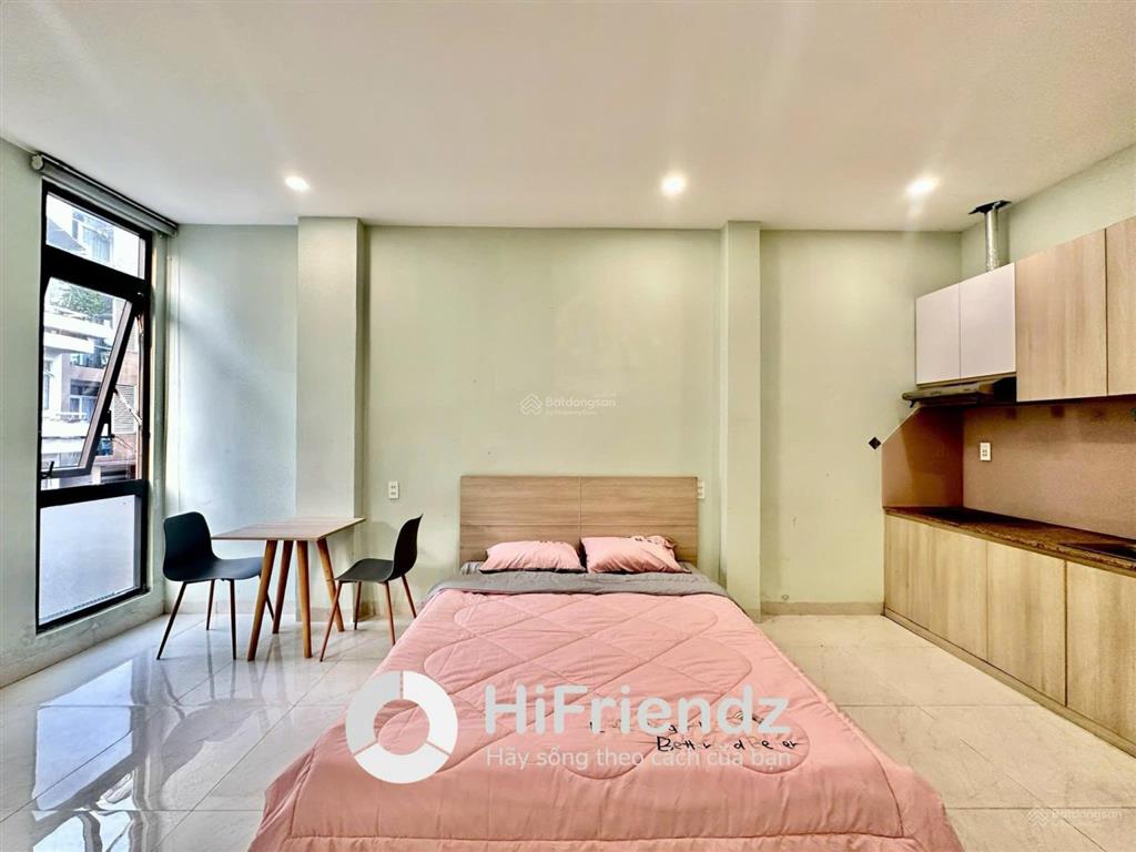 Cho thuê căn hộ studio cửa sổ lớn 30m2  full nội thất  đối diện nhà hát hoà bình