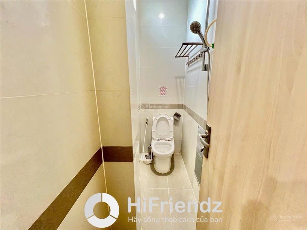 Cho thuê căn hộ studio 27m2 full nội thất  cửa sổ lớn  đối diện nhà hát hoà bình
