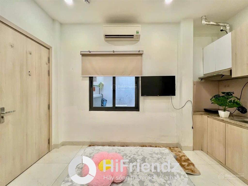 Cho thuê căn hộ studio 27m2 full nội thất  cửa sổ lớn  đối diện nhà hát hoà bình