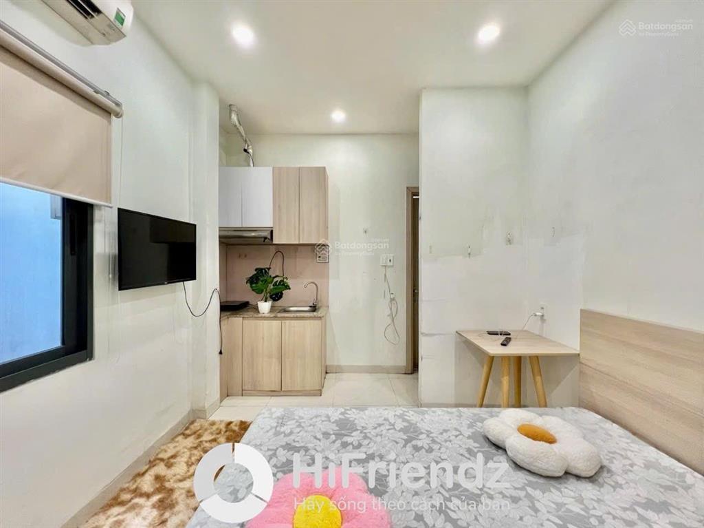 Cho thuê căn hộ studio 27m2 full nội thất  cửa sổ lớn  đối diện nhà hát hoà bình