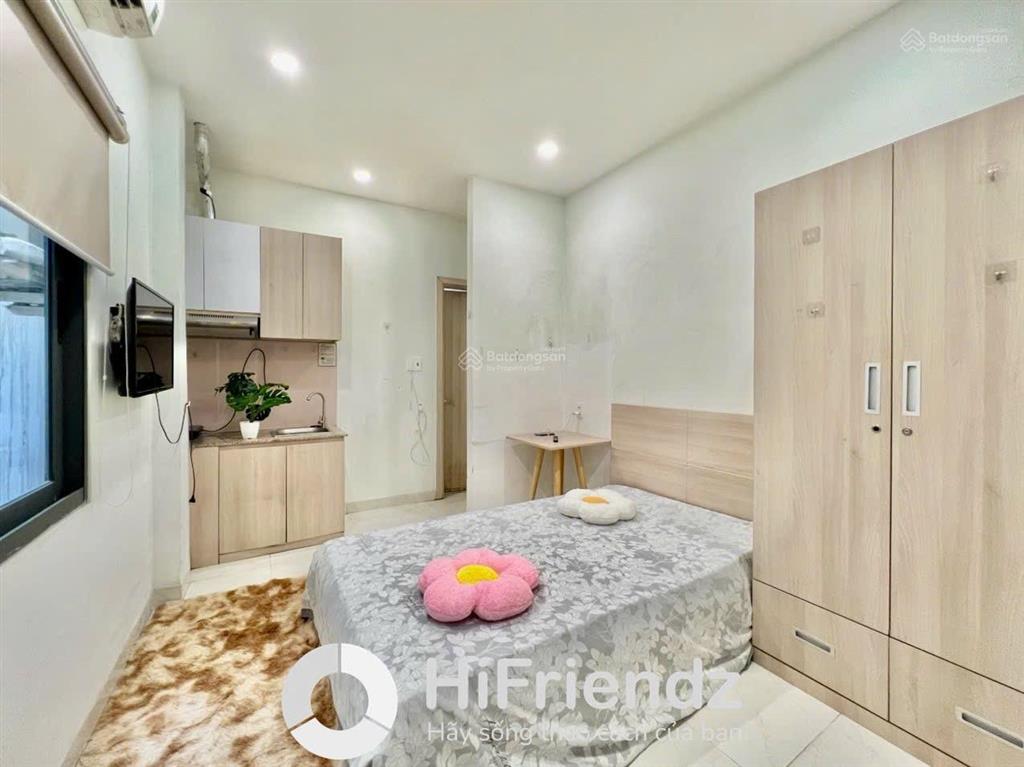 Cho thuê căn hộ studio 27m2 full nội thất  cửa sổ lớn  đối diện nhà hát hoà bình