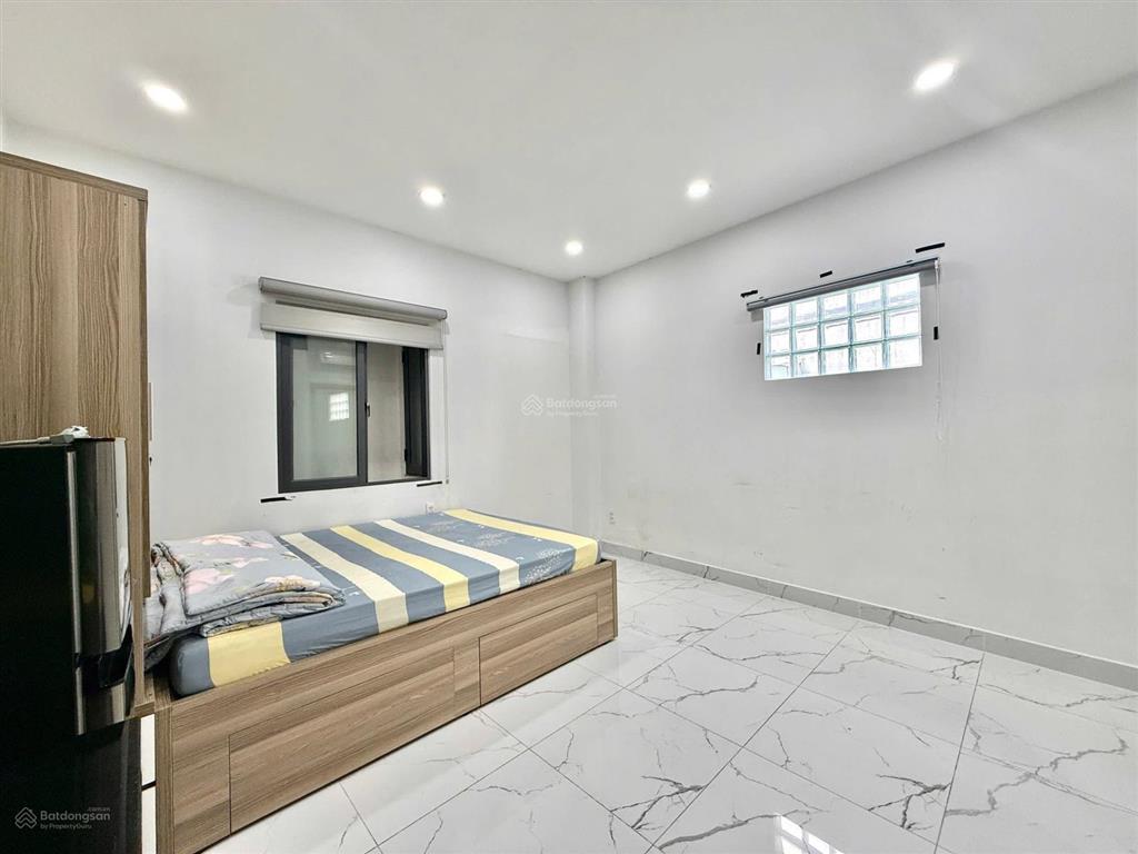 Cho thuê căn hộ studio 30m2 full nội thất  thang máy  ngay cv lê thị riêng