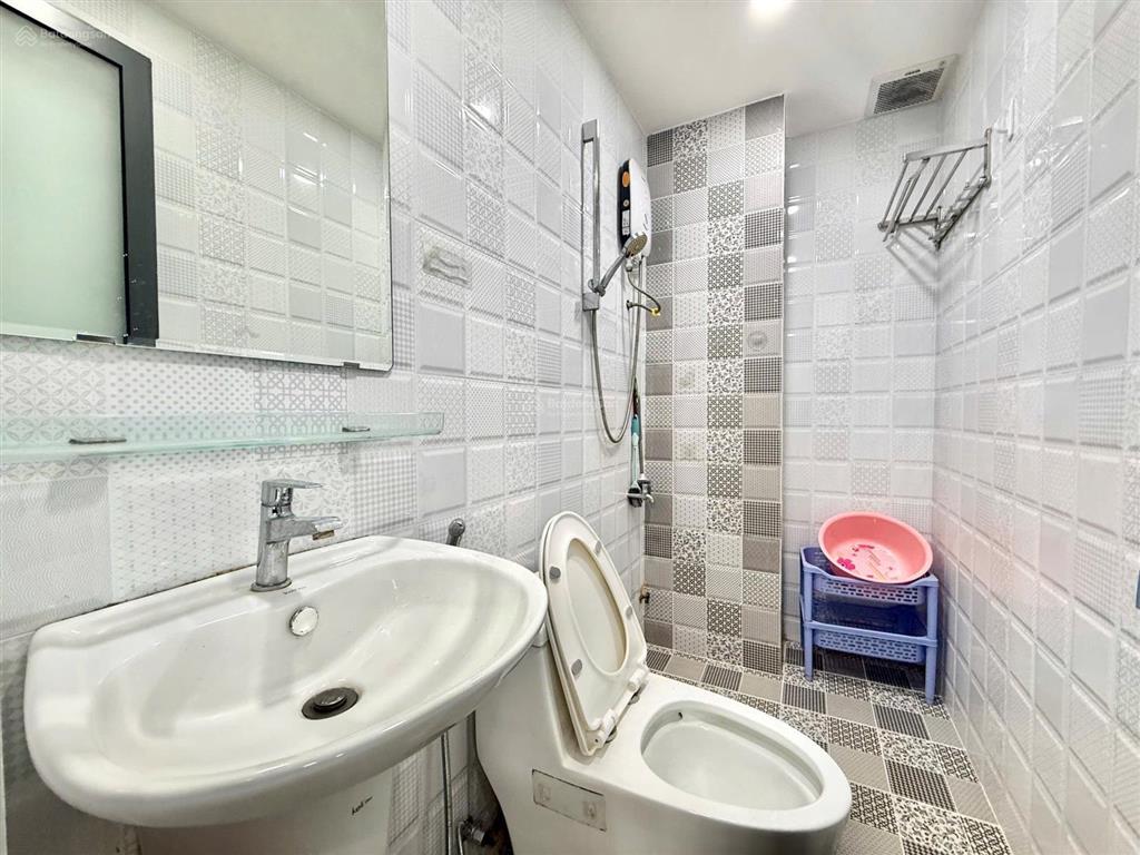 Cho thuê căn hộ studio 30m2 full nội thất  thang máy  ngay cv lê thị riêng