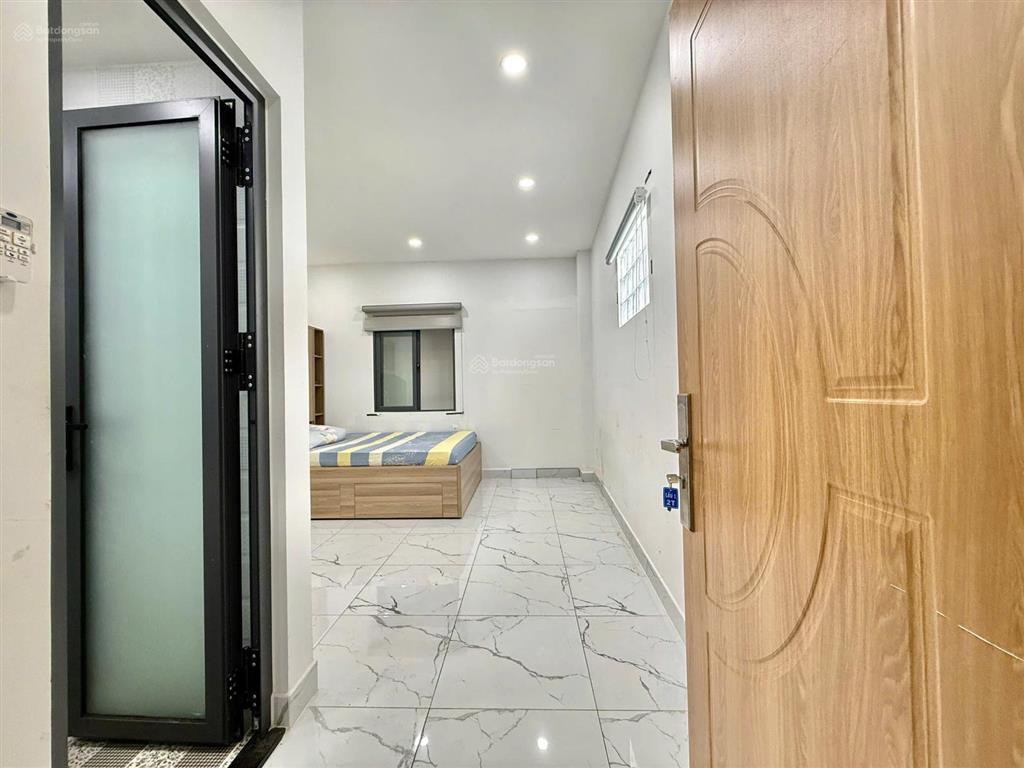 Cho thuê căn hộ studio 30m2 full nội thất  thang máy  ngay cv lê thị riêng