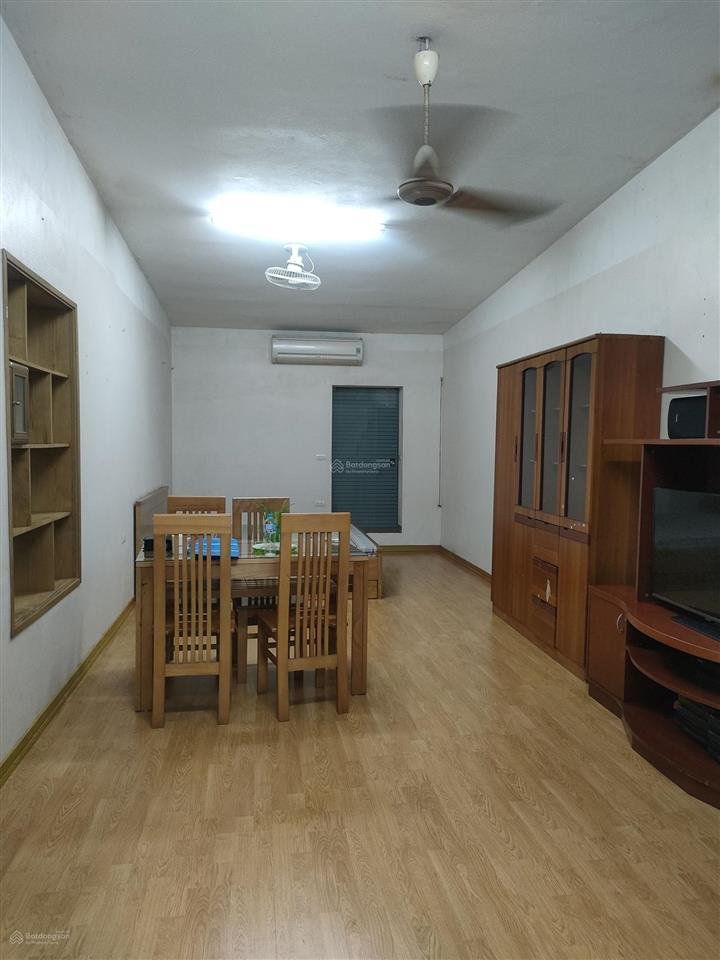 Chính chủ cần cho thuê nhà đầu hồi tầng 5 tập thể b21 kim liên. dt 50m2 nội thất đầy đủ