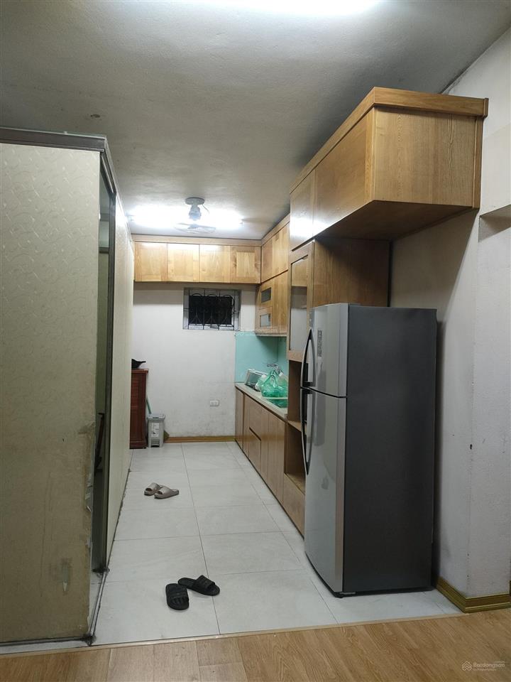 Chính chủ cần cho thuê nhà đầu hồi tầng 5 tập thể b21 kim liên. dt 50m2 nội thất đầy đủ