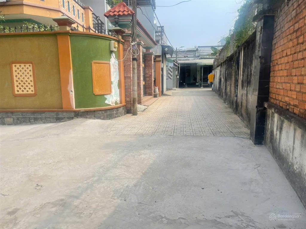 Cần chuyển nhượng lô đất giá f0 tại đường số 6lò lu đối diện chung cư của gamuda land