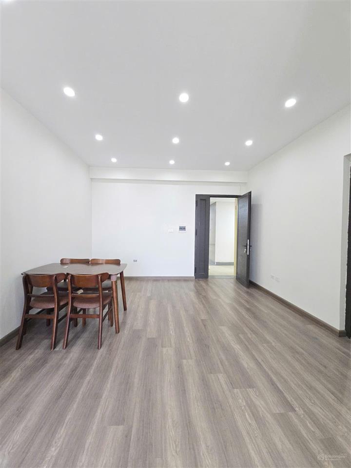 Bán căn hộ 54m2 2pn 1wc chỉ 3,x tỷ tại ct4 kđt xa la, hà đông, hà nội