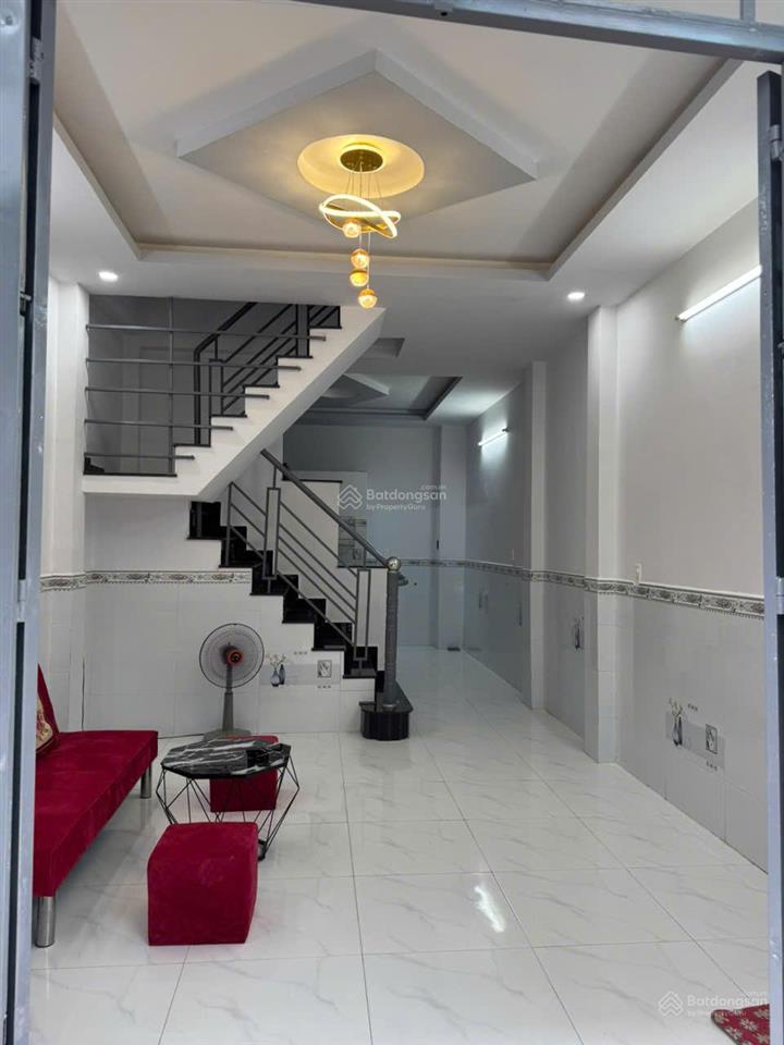 Cc bán nhà phố full nội thất gần trường, gần chợ, tiện ích xung quanh