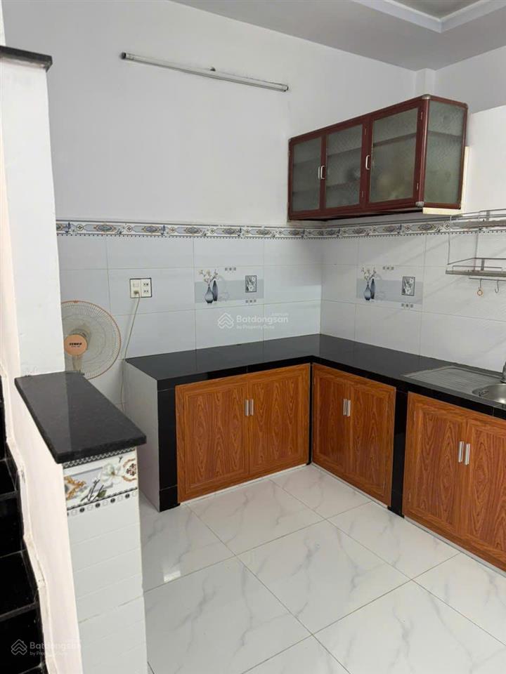 Cc bán nhà phố full nội thất gần trường, gần chợ, tiện ích xung quanh
