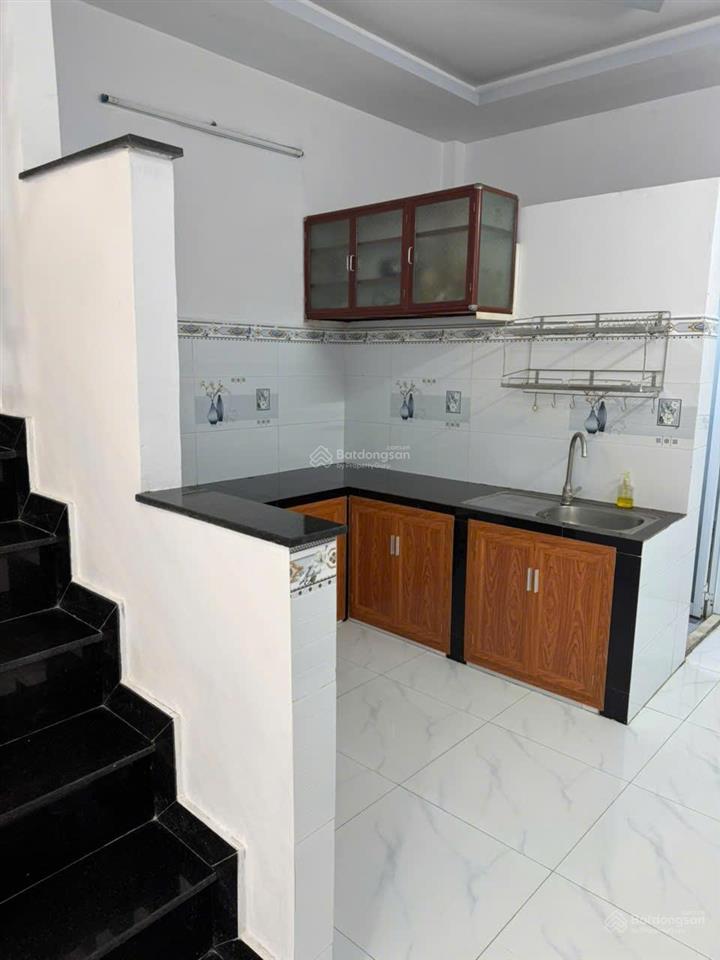 Cc bán nhà phố full nội thất gần trường, gần chợ, tiện ích xung quanh