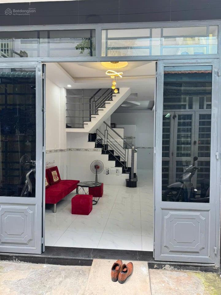 Cc bán nhà phố full nội thất gần trường, gần chợ, tiện ích xung quanh