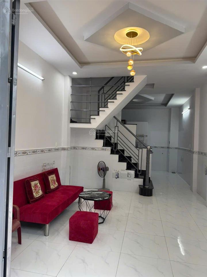 Cc bán nhà phố full nội thất gần trường, gần chợ, tiện ích xung quanh
