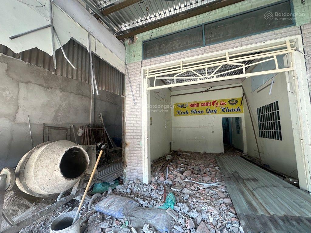 Giáp q.4  hẻm xe hơi tránh  sát đh tài chính marketing  tân mỹ  9.x tỷ