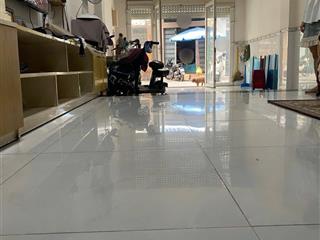 Cho thu.ê mặt bằng kinh doanh ( ko ở lại )
đường hàn hải nguyên q.11  hẻm 8m thông dt 4 x 13 5.tr