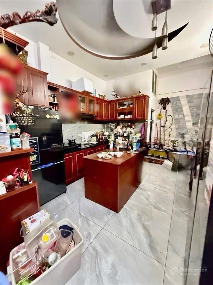 Bán nhà mặt tiền đường số 32c gần chợ hồ trọng quý, mega market bình phú, thích hợp vừa ở vừa kín