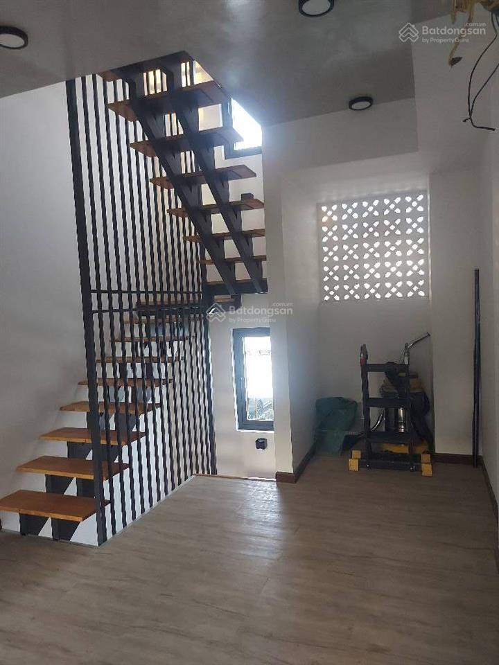 Lê hồng phong 3.2 x 9 6,5 tỷ + mô tả
+ nhà mới 100% hoàn công đủ, trung tâm quận 5 sát vách