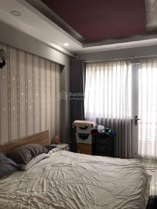 B.án nh.à nguyễn tiểu la q.10 nhà hẻm thẳng 3m thông dt 3 x 10 nở hậu trệt lửng 3 lầu sân