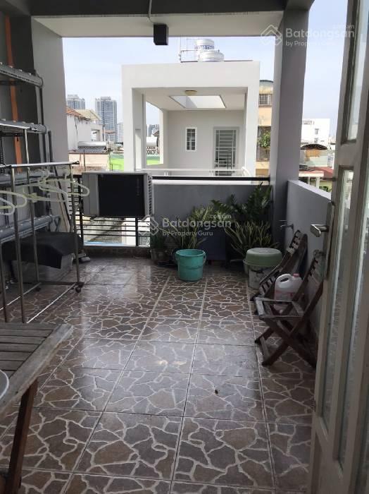 B.án nh.à nguyễn tiểu la q.10 nhà hẻm thẳng 3m thông dt 3 x 10 nở hậu trệt lửng 3 lầu sân