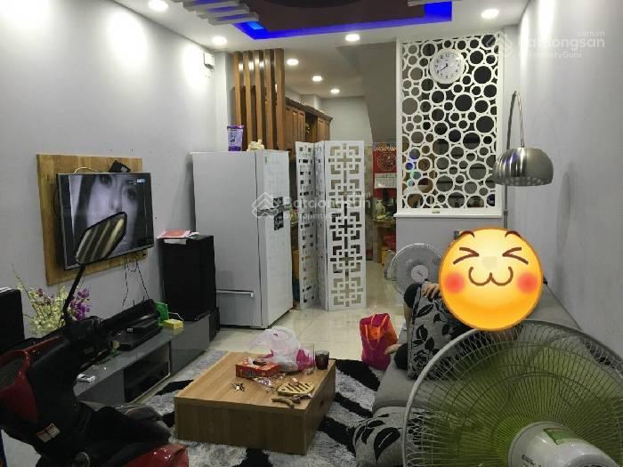 B.án nh.à nguyễn tiểu la q.10 nhà hẻm thẳng 3m thông dt 3 x 10 nở hậu trệt lửng 3 lầu sân