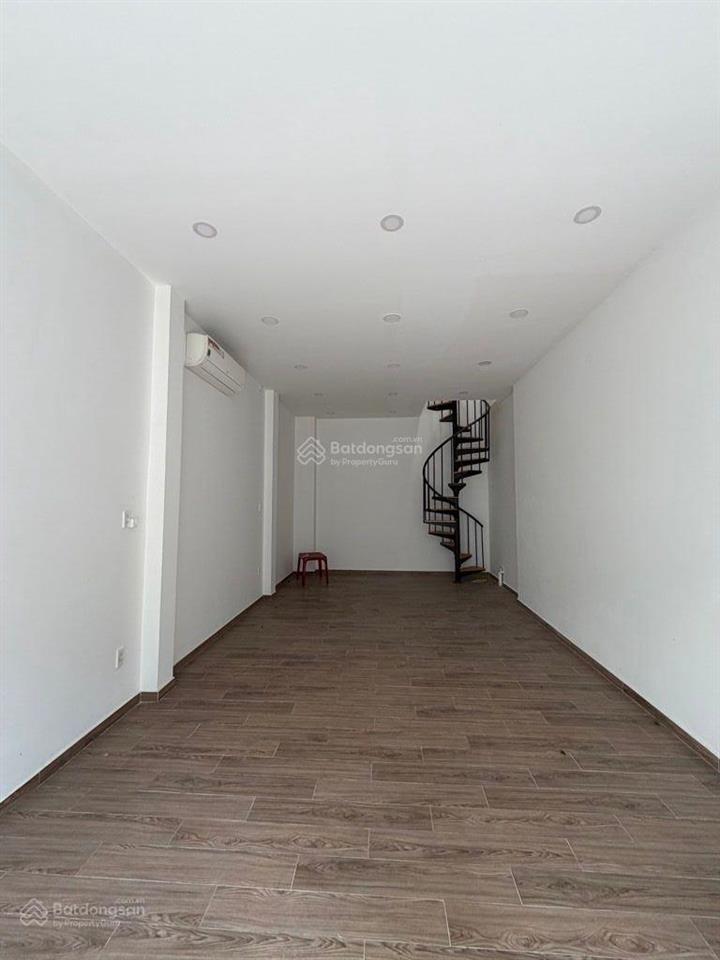 B.án nh.à tân bình giáp quận 10  hẽm xe tải thông  40m2  2 tầng mua tiện kinh doanh đỉnh  sổ ch