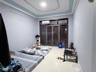 B.án g.ấp nhà ngay mặt sau chợ trần hữu trang dt 3.9 x 9.8 trệt lửng 2 lầu sân thượng 3 wc sổ r