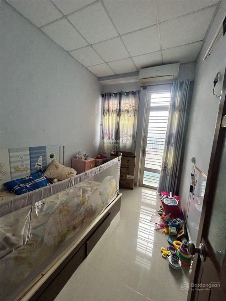 Bán nhà phạm văn chí q6  5.4 *16m, chỉ 4.5 tỷ  dt lớn giá tiền nhỏ mô tả  nhà trệt + lầu