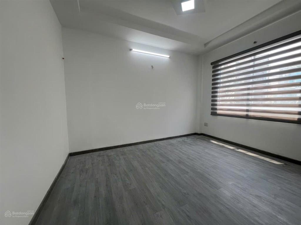 B.a'n nh.anguyễn văn luông p. phú lâm q.6
5.4 x 13.5 chỉ 7 tỷ nhỉnh mô tả
+ kết cấu trệt, 2