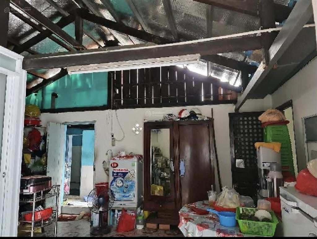 Bán nhà lò gốm 120m2 diện tích lớn thích hợp xây căn hộ dịch vụ 6.5 x 20 nở hậu 8.7m, 9.8 tỷ