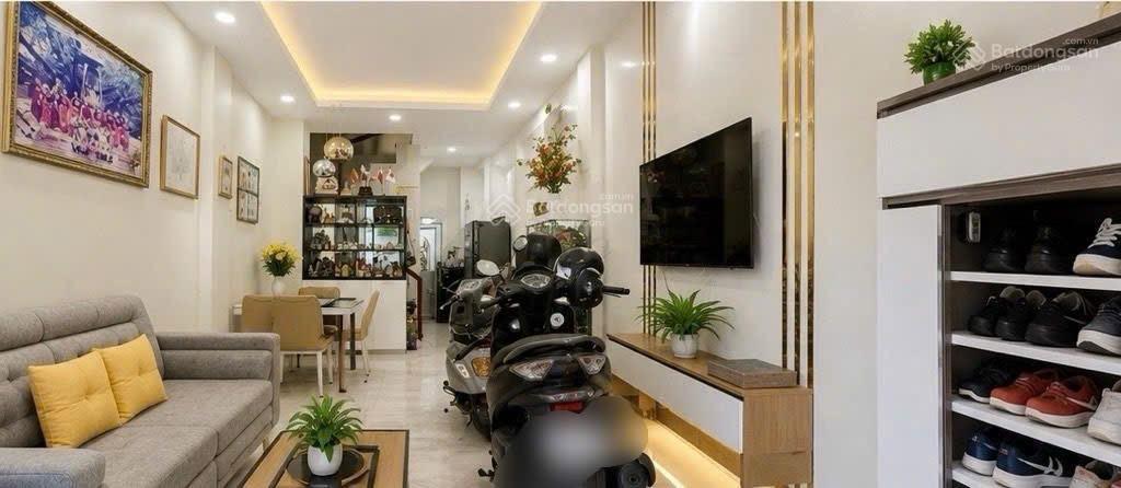 B.án nh.à trung tâm q5  ngay nguyễn trãi  trần bình trọng  4 tầng nở hậu gần 5m dtsd  139m2