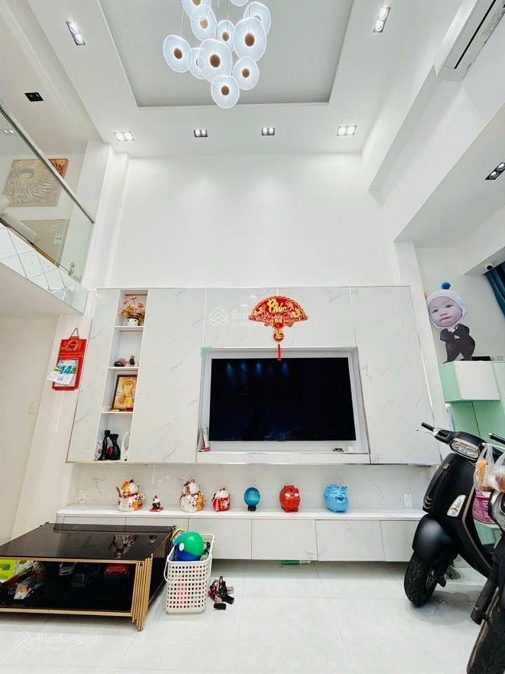 B.án nh.à lê hồng phong q.10
46m2  3 tầng  hẻm xe hơi  an ninh  chỉ 9 tỉ nhỉnh
kết cấu trệt lử
