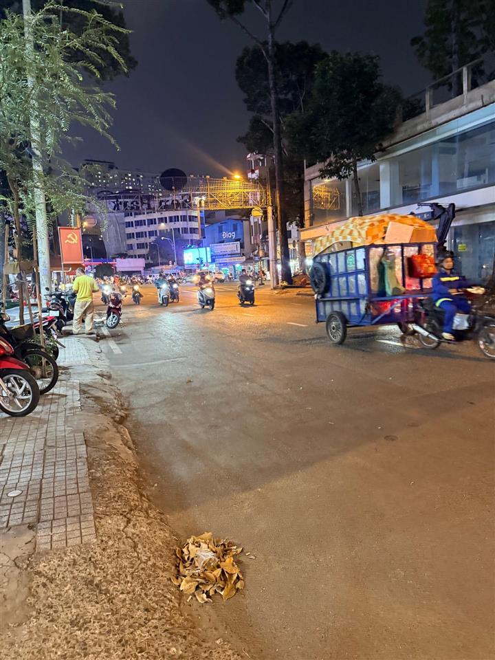Bán nhà hxh lãnh binh thăng p. phú thọ
50m² 7,5 tỷ
dt 4,7x12 nở hậu
cấp 4 trệt lửng đang cho thuê