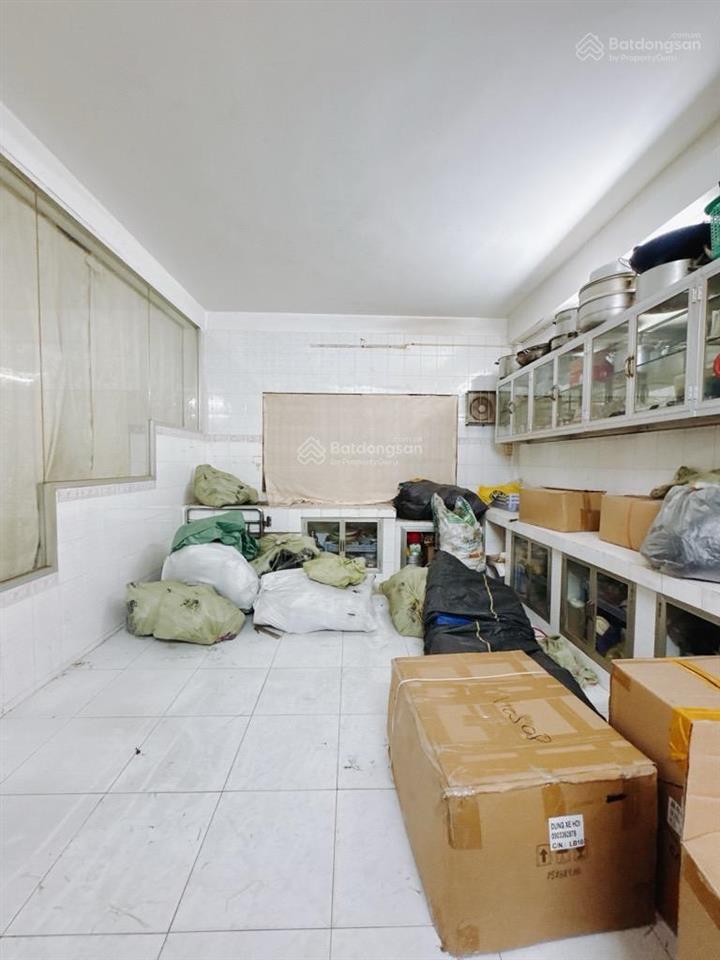 Bán nhà mặt tiền an dương vương, p.4, q.5
 dt (8 x 20)  7 tầng
 shr  gần đh sư phạm, đh sài