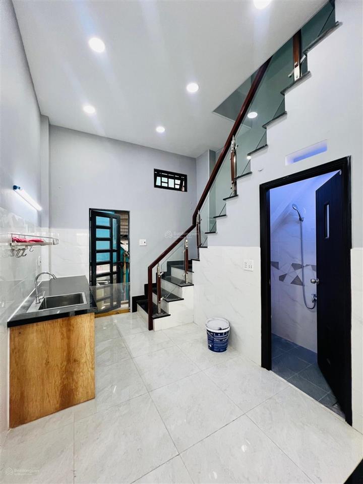 * bán nhà hẻm 8m minh phụng quận 11 ( 34m2  2 tầng ) * 6.99 tỉ
* nhà 1 trệt 1 lầu .....ban công