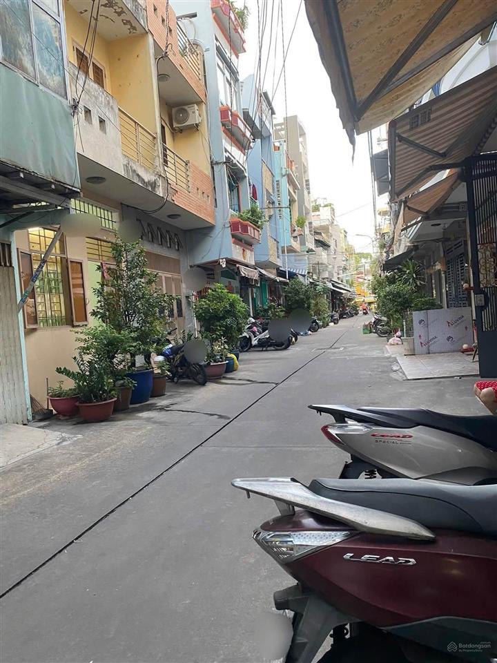* bán nhà hẻm 8m minh phụng quận 11 ( 34m2  2 tầng ) * 6.99 tỉ
* nhà 1 trệt 1 lầu .....ban công