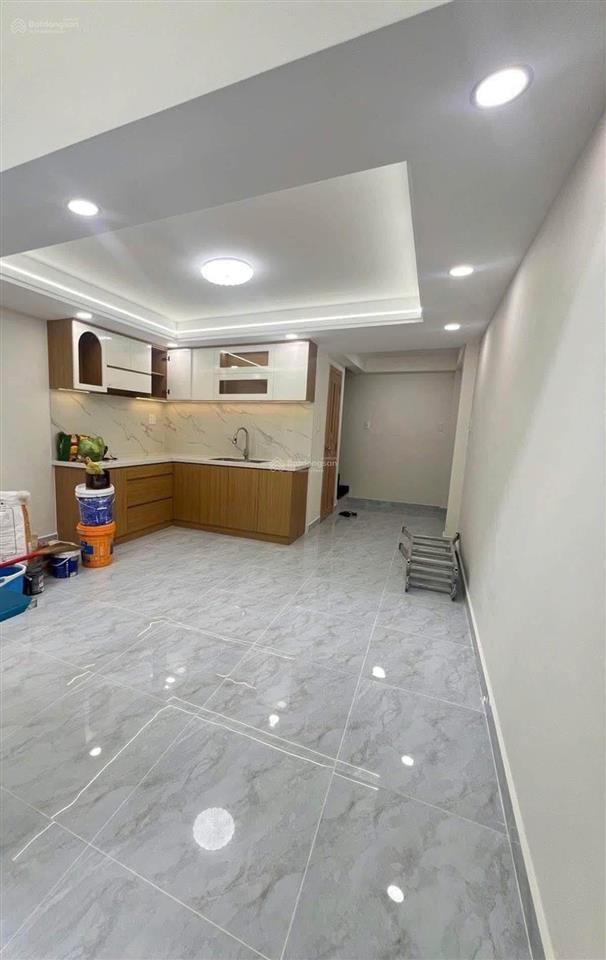 Bán nhà lạc long quân 4 x 8m, 6,980 tỷ. nhà mới ở ngay, kết cấu 5 tầng + nhà có 3pn rộng