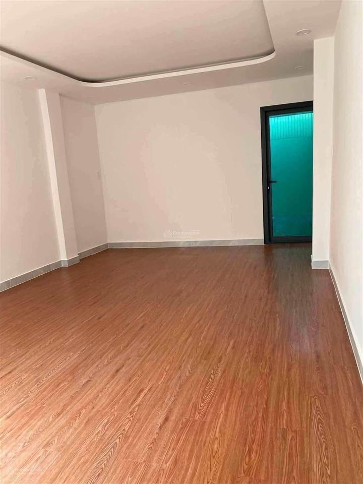 Bán nhà mt trần bình trọng  trần phú 3.95 x 11 nở hậu 4.05, 8.58 tỷ  nhà 1 trệt 1 lầu, 1wc
 shr