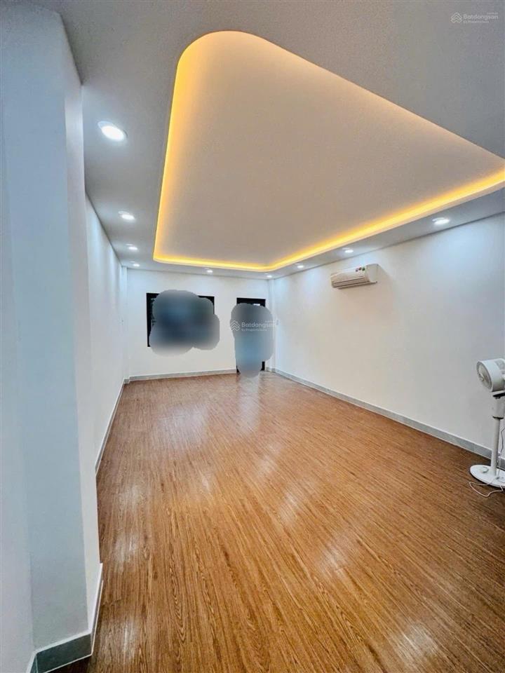 Bán nhà mt trần bình trọng  trần phú 3.95 x 11 nở hậu 4.05, 8.58 tỷ  nhà 1 trệt 1 lầu, 1wc
 shr