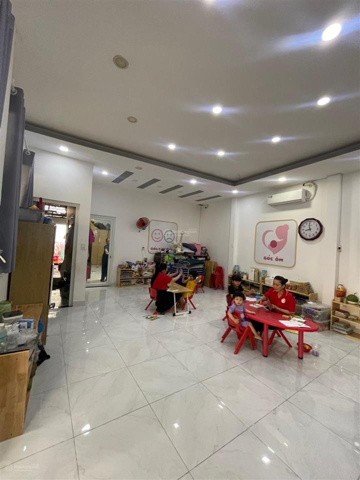 Bán nhà vườn rộng rãi tân hoá 128m2, ngang 10m hiếm có tại quận 11 chỉ 8,5 tỉ tl