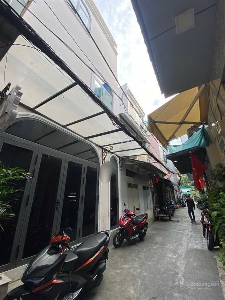 Bán nhà khu tt ba tháng hai, giá 6,9 tỷ, ngang 5 dài 6 nở hậu, chủ tặng toàn bộ nội thất sẵn có