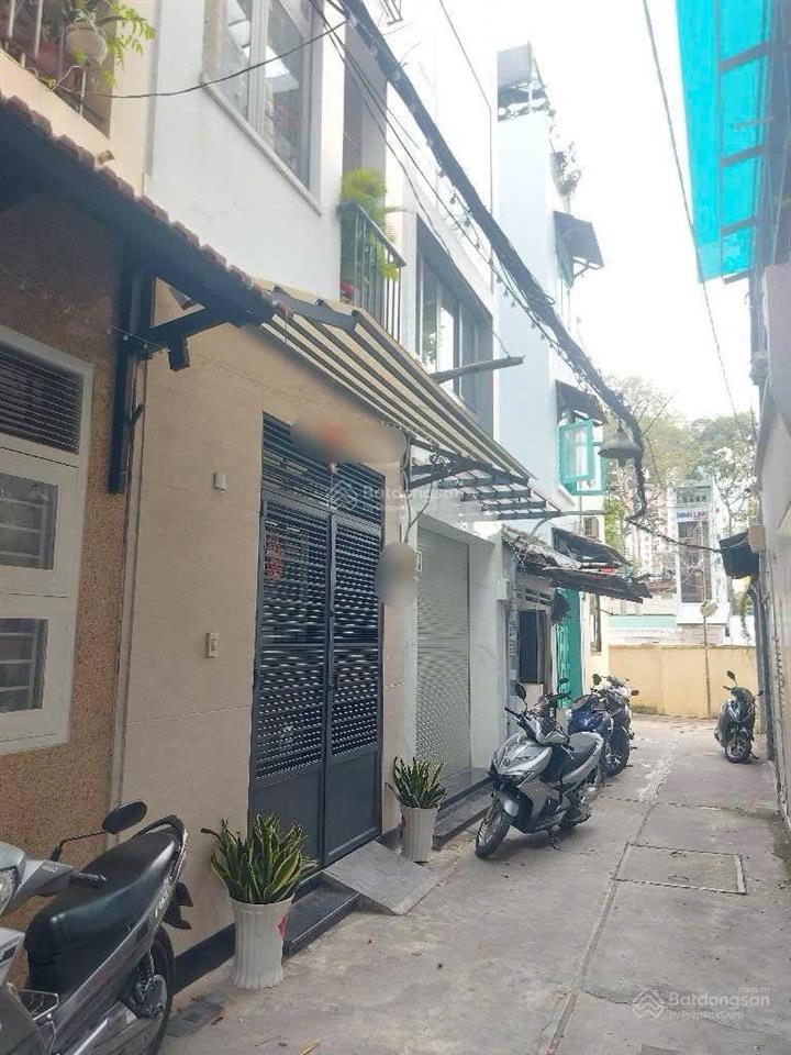 Bán nhà lê hồng phong q.5
3.2 x 9 6,5 tỉ
+ gồm trệt, 3 lầu, sân thượng
+ shr