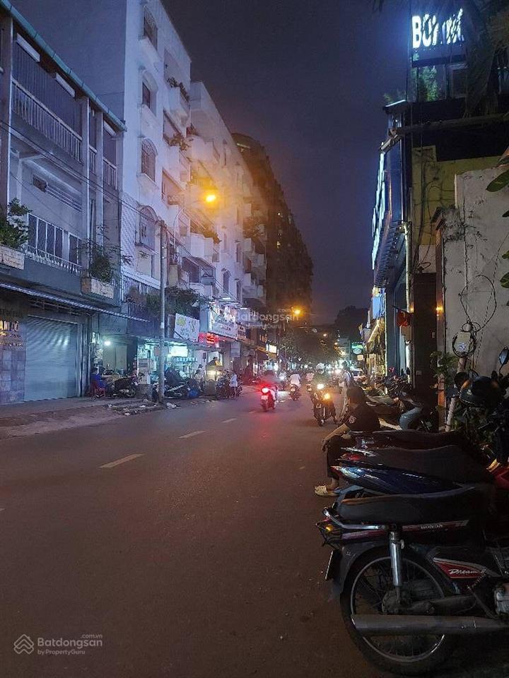 Bán nhà lê hồng phong q.5
3.2 x 9 6,5 tỉ
+ gồm trệt, 3 lầu, sân thượng
+ shr