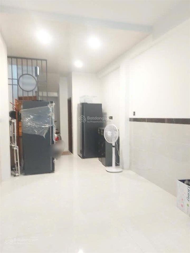 Bán nhà lê hồng phong q.5
3.2 x 9 6,5 tỉ
+ gồm trệt, 3 lầu, sân thượng
+ shr
