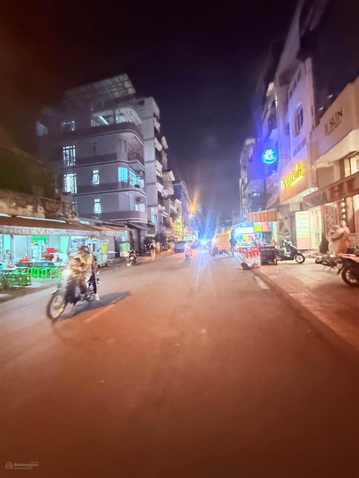 Bán nhà h3g cách 1 căn ra mt phan văn trị q.5
 5.8 tỉ
 dt 3x10
 kc trệt 1 lầu  vị trí vị